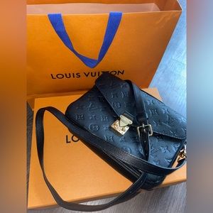 Louis Vuitton Pochette Métis Monogram Empreinte Leather Black